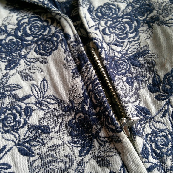 Blue Rose Quilted Jacket - Picture 5 of 7